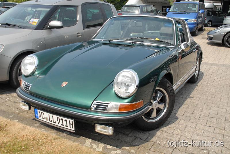 Porsche Zentrum Aachen 8650.JPG